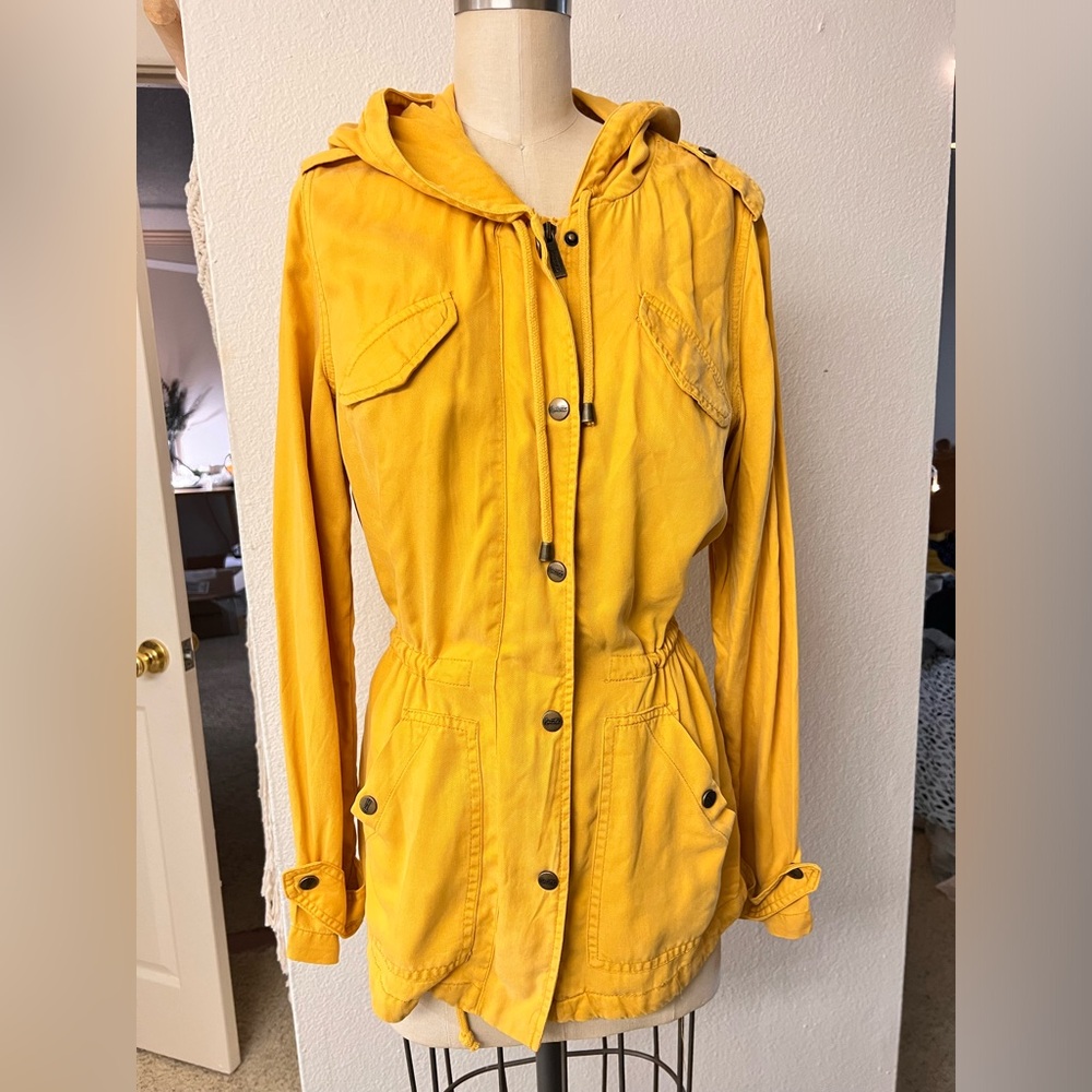 NWT Yellow jacket